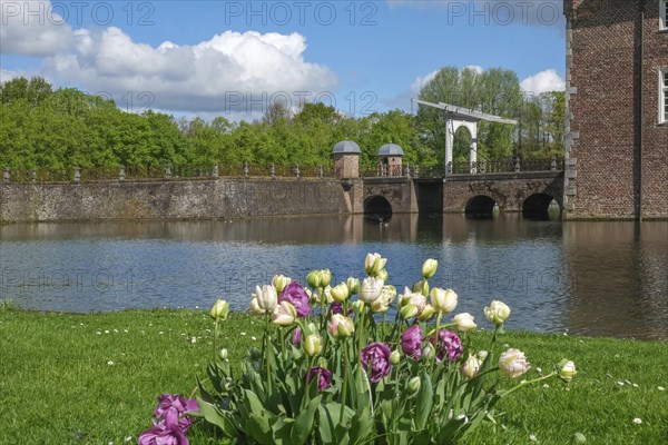 Castle bridge, drawbridge, Anholt Castle, moated castle, Isselburg, Muensterland, North