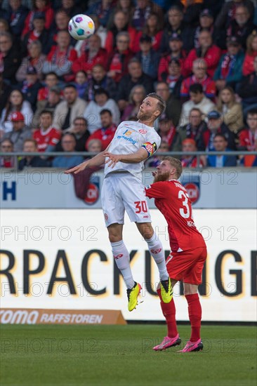 Football match, Bo HENDRIKSEN 1. FSV Mainz 05 pensive, Voith-Arena football stadium, Heidenheim