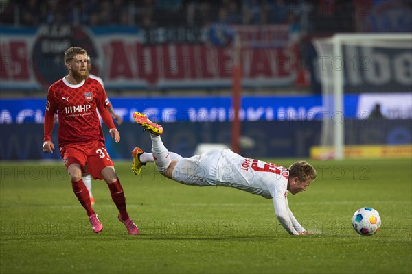 Football match, Jan-Niklas BESTE 1.FC Heidenheim left has just fouled Scholberg HANCHE-OLSEN 1. FSV
