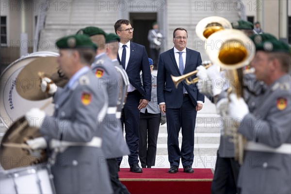 Boris Pistorius (SPD), Federal Minister of Defence and Laurynas Kasciunas, Lithuanian Minister of