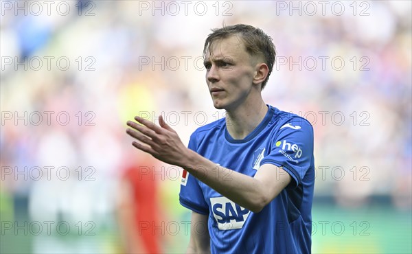 Maximilian Beier TSG 1899 Hoffenheim (14) Gesture, Gesture, PreZero Arena, Sinsheim,