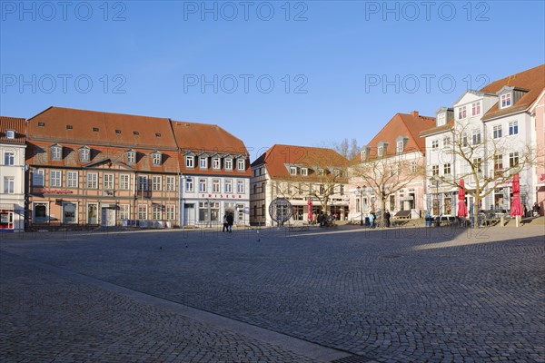 Half-timbered house with tourist information centre, Haus des Gastes, Neuer Markt, Waren, Mueritz,