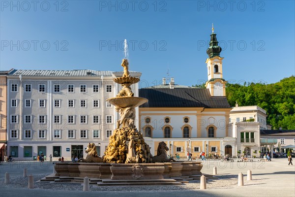 Residenzbrunnen, Residenzplatz, City of Salzburg, Province of Salzburg, Austria, Europe