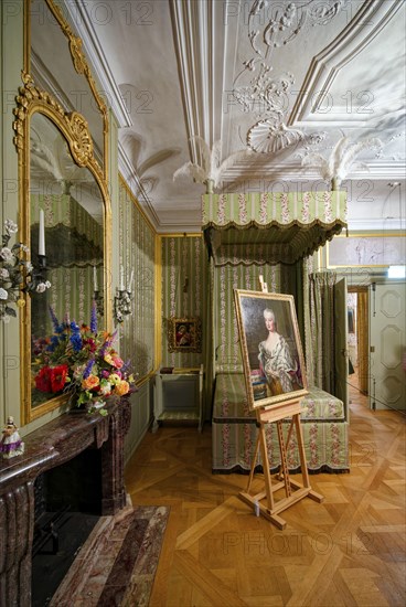 Bedroom of Electress Elisabeth Auguste, Schwetzingen Palace, interior view, Schwetzingen,