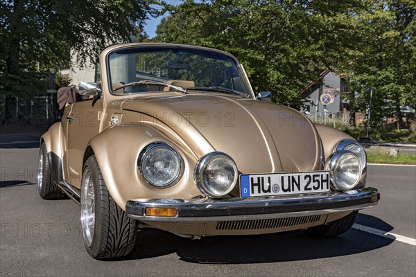 Oldtimer Volkswagen VW Beetle Cabriolet, convertible, restored, refined, number plate changed, car
