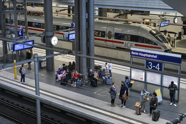 Passengers, Platform, Central Station, Berlin, Germany, Europe