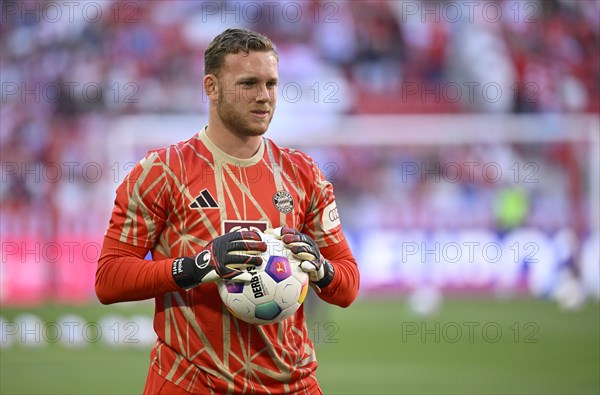 Goalkeeper Daniel Peretz FC Bayern Munich FCB (18) with ball, Allianz Arena, Munich, Bavaria,