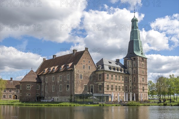 Historic moated castle, Renaissance Raesfeld Castle, Freiheit Raesfeld, Muensterland