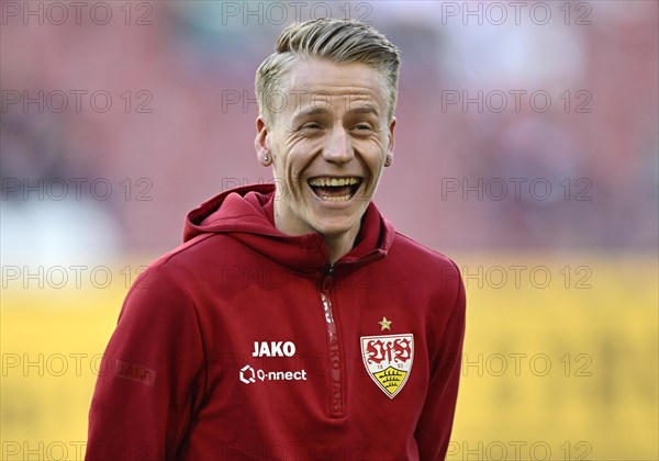 Chris Fuehrich VfB Stuttgart (27) Portrait, Logo, JAKO, laughs, WWK Arena, Augsburg, Bavaria,
