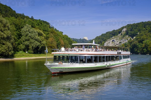 Excursion boat, Danube boat, in the Danube gorge, with liberation hall, Weltenburger Enge, gorge,
