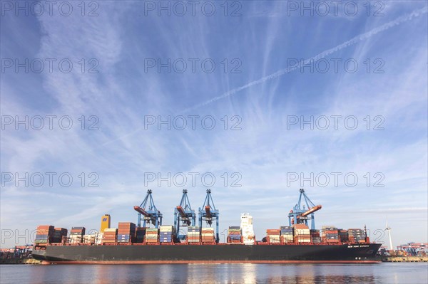 Container ship being unloaded at Container Terminal Altenwerder, Hamburg, 01.11.2014., Hamburg,