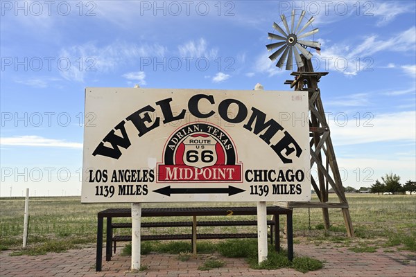 Midpoint, halfway between Los Angeles and Chicago, Route 66, Adrian, Texas