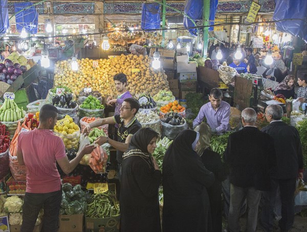 Fruit and vegetable sale in a bazaar in Tehran on 07/04/2015, Tehran, Iran, Asia