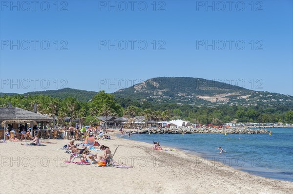 Bathing beach, Plage de Port Grimaud, Port Grimaud, Var, Provence-Alpes-Cote d Azur, France, Europe