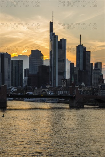 Skyline and banking district at sunset, twilight, Tower 185, Commerzbank, HelaBa, Hessische