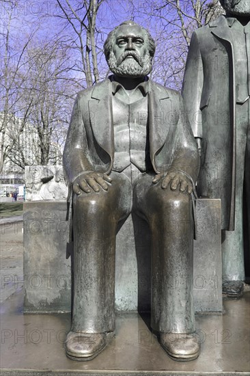 Bronze figures of Karl Marx and Friedrich Engels, Marx-Engels-Forum, Berlin, Germany, Europe,