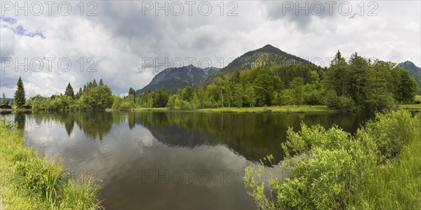 Rubihorn, 1957m, Gaisalphorn, 1953m, and Schattenberg, 1845m, Moorweiher, near Oberstdorf,