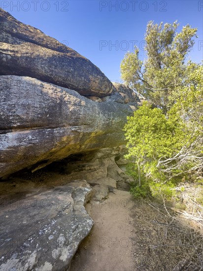 Hiking trail Sevilla Art Rock Trail, dry landscape with rock formations, Cederberg Mountains, near