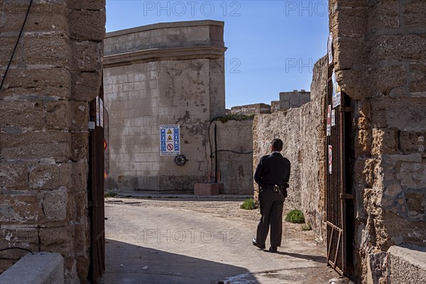 Guards at the entrance to the fortress, Cadiz, Andalusia, Spain, Europe