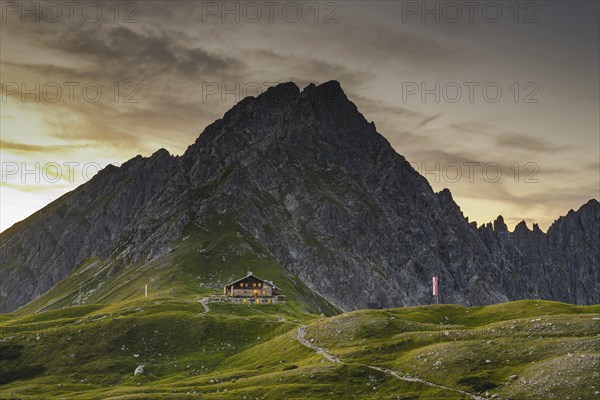 Fiderepasshuette and Hammerspitze, 2260m, Allgaeu Alps, Allgaeu, Bavaria, Germany, Europe