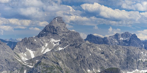 Panorama from the Koblat-Hoehenweg on the Nebelhorn to the Hochvogel, 2592m, Allgaeu Alps, Allgaeu,