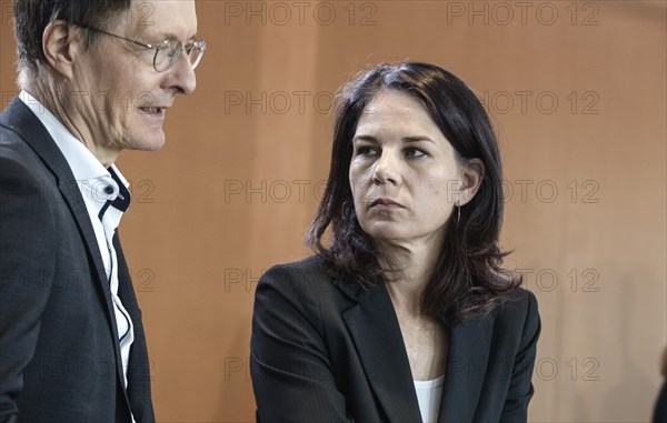 Federal Health Minister Karl Lauterbach, Federal Foreign Minister Annalena Baerbock at the start of