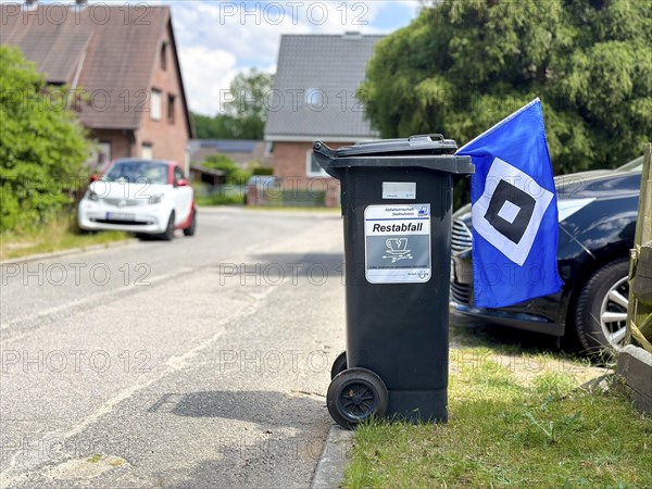Hamburg sports club, HSV. Flag in rubbish bin, residual waste, waste, Luetjensee,