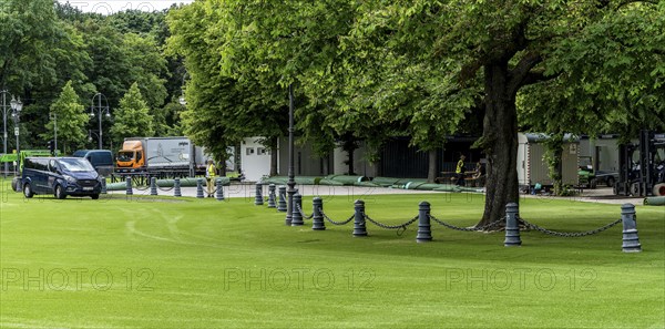 Brandenburg Tor and Strasse des 17. Juni, preparations for the fan mile on the occasion of the