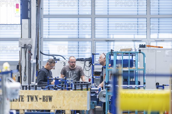 Minister President Michael Kretschmer visited TRUMPF Sachsen SE in Neukirch. After being welcomed