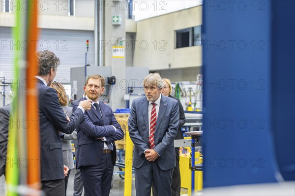 Minister President Michael Kretschmer visited TRUMPF Sachsen SE in Neukirch. After being welcomed