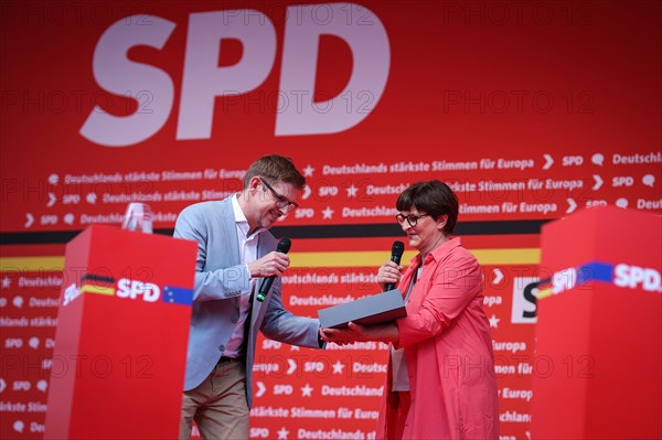 SPD rally for the European elections in Leipzig. Here, SPD Chairwoman Saskia Esken with MEP