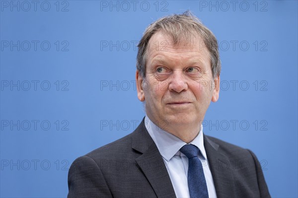 Prof. Dr Hans-Martin Henning, Chairman of the Expert Council for Climate Issues (ERK), recorded