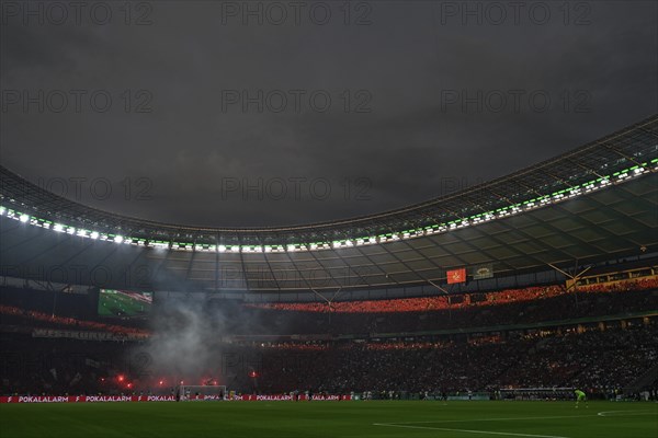 Overview, thunderstorm, thunderstorm atmosphere, dark clouds, threatening, Bengalos, pyrotechnics,