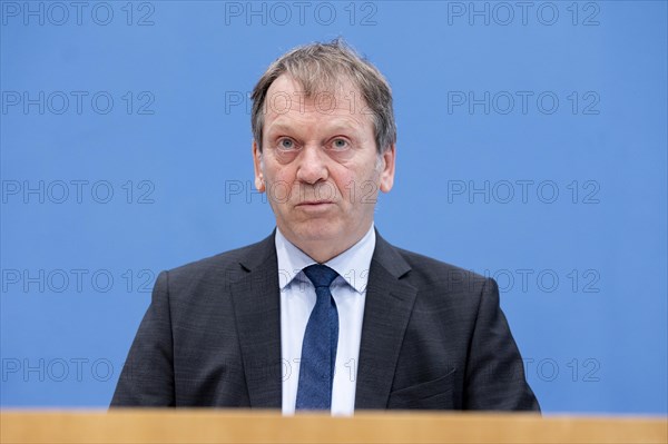 Prof. Dr Hans-Martin Henning, Chairman of the Expert Council for Climate Issues (ERK), recorded