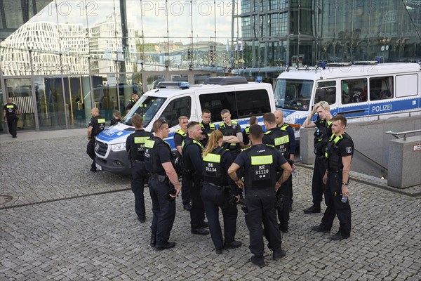 Police forces on the fringes of the democracy festival to mark the 75th anniversary of the Basic