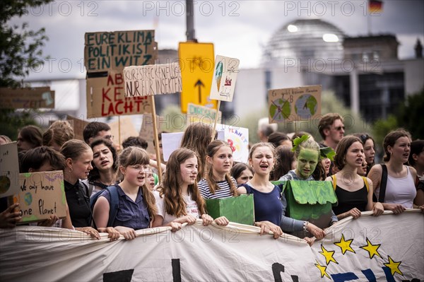 Berlin, 31.05.2024. Climate strike by Fridays For Future with over 13, 000 mostly young people in