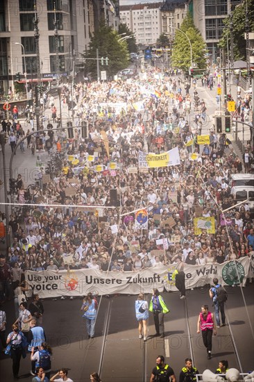 Berlin, 31.05.2024. Climate strike by Fridays For Future with over 13, 000 mostly young people in