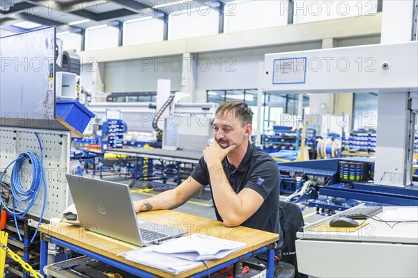 Minister President Michael Kretschmer visited TRUMPF Sachsen SE in Neukirch. After being welcomed