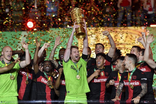 Cheering, joy, winner's celebration, honour, award ceremony of the cup winner Bayer 04 Leverkusen,