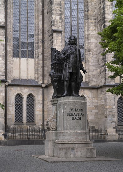 Monument to Johann Sebastian Bach in front of St Thomas' Church, Leipzig, Saxony, Germany, Europe