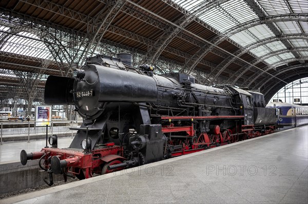 Steam locomotive class 52 of the Deutsche Reichsbahn DR with tub tender, Witte wind deflectors,