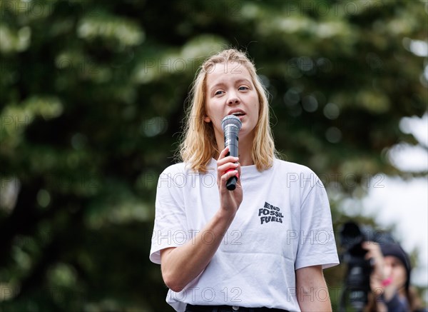 Carla Reemtsma, climate protection activist from Fridays For Future, during a reder for the climate