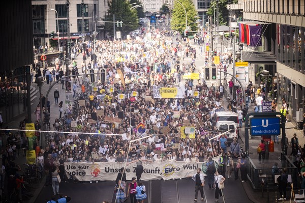 Berlin, 31.05.2024. Climate strike by Fridays For Future with over 13, 000 mostly young people in