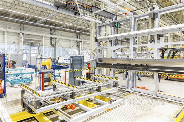 Minister President Michael Kretschmer visited TRUMPF Sachsen SE in Neukirch. After being welcomed
