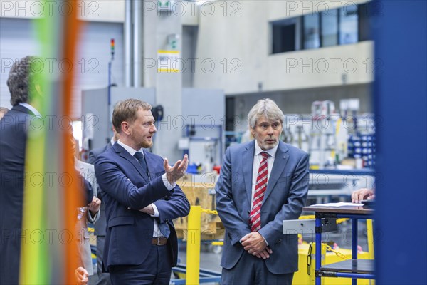 Minister President Michael Kretschmer visited TRUMPF Sachsen SE in Neukirch. After being welcomed
