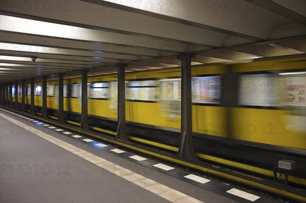 Arriving underground line U2, motion effect, stop, platform, Theodor-Heuss-Platz station, Berlin,