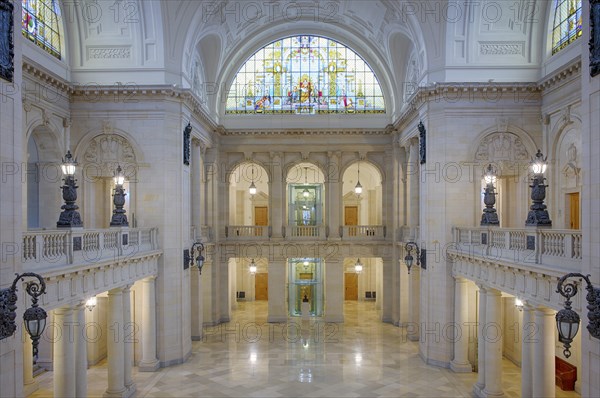 Interior, gallery, gallery, lift, domed hall, Federal Administrative Court, former Imperial Court