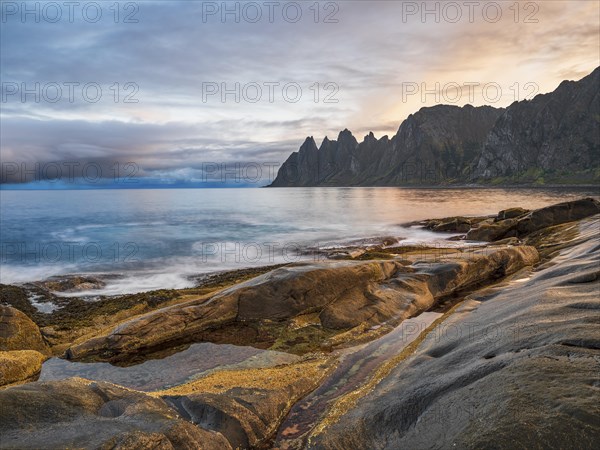 Devil's teeth at sunrise, Devils Teeth, Okshornan Mountains, Tungeneset, Senja, Norway, Europe