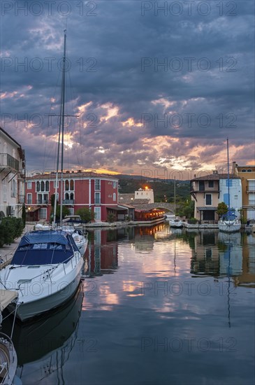 Townscape at the Colourful Houses, Maisons de colorees, Port Grimaud, Var, Provence-Alpes-Cote d
