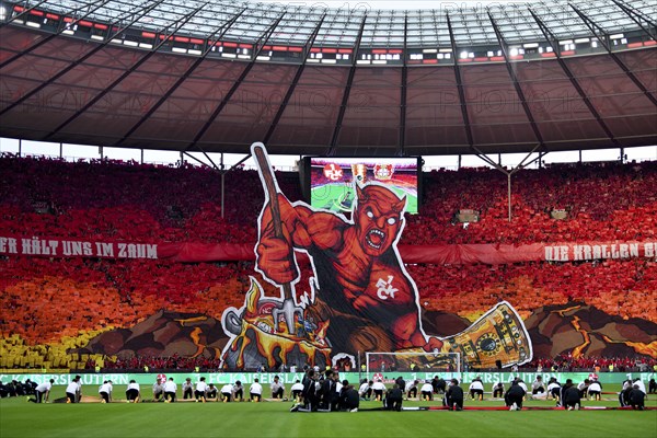 Red Devil with cup, choreo, choreography, fan action fan block, fans, fan curve, flags, flags,
